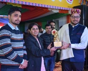 Kangra: Saurav Jassal participated as chief guest at the closing ceremony of Chhinj Fair Salyana.