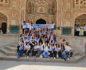  Indora: Students of B.Ed II and IV session of Minerva College took an educational tour to Jaipur.