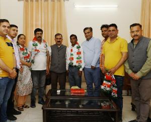  Hamirpur NP President Manoj, Councilor Rajkumar join Congress