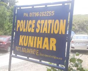 Three people assaulted the bus conductor, case registered in Kunihar police station
