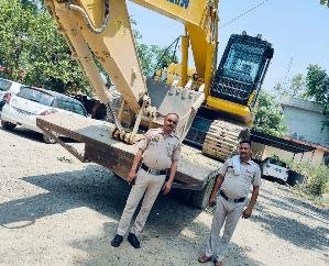 Police district Noorpur seized 1 Poklane while doing illegal mining.