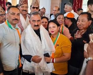 Only people have the power to bend money power: CM
