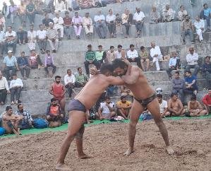 Kunihar: Wrestling fair organized with great pomp in Mangala Mata temple complex, Namol.