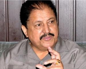 पूर्व मंत्री रामलाल ठाकुर ने दी बजट पर खुली बहस की चुनौती