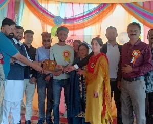 Sirmaur: SAS Secondary School Devamanal celebrated prize distribution ceremony.