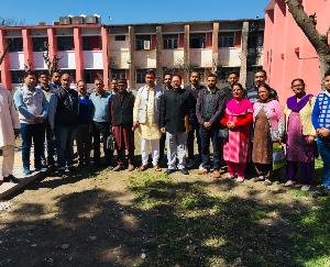 एसपी को सौंप ज्ञापन, कहा छेड़खानी व दुर्व्यवहार करने वालों को दें सख्त सजा