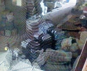 Kangra: One lakh coin stolen from factory, 2 youths caught in CCTV while committing the crime
