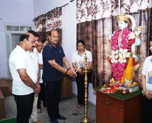Make yoga a part of your daily routine to stay healthy: Yadavindra Goma