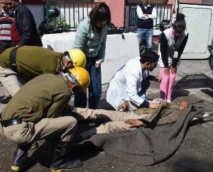 राहत कार्यों में जुटी टीमें पूर्ण रूप से सर्तक, संयम व साहस से करें कार्य : विनय धीमान