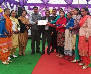 राजकीय प्राथमिक केंद्र पाठशाला गेहड़वीं को सर्वश्रेष्ठ पाठशाला प्रबंधन समिति से नवाजा