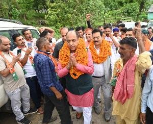 Government is showing interest only in scams, has no concern with the public: Jairam Thakur