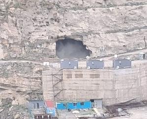 Rampur: After the subsidence of the diversion tunnel, now there is a crater above the outlet.