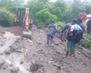 Daughter saved, father himself washed away in flash flood, body recovered from Tons river