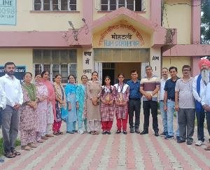 Indora: Riya and Kalpana of school Mohatli selected for state award.