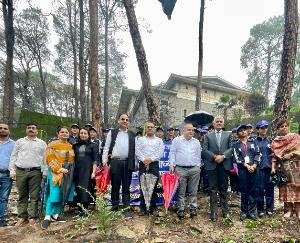 Kangra: District and Sessions Judge planted saplings to send a message of environmental protection.