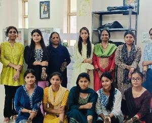 Kangra: Mehndi competition organized in Government College Dadasiba