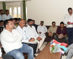 After the meeting with the Chief Minister, Patwari and Kanungo Sangh decided to return to work.