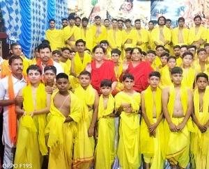 According to the Vedas and Rishi tradition, there is mention of 4 varnas of 100 years of human life:- Mahant Kanteshwari Das