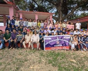 Dhaliyara: College students planted saplings under the 'Ek Tree Maa Namah' campaign.