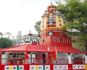 Crowd of people of faith gathered to worship Maa Shailputri along with Ghatasthapana in Shoolini temple of Solan.
