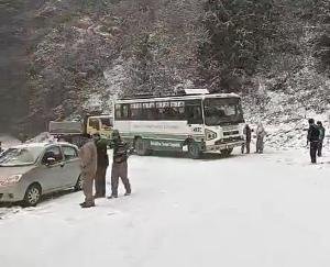 112 roads closed due to snowfall in Shimla district, DC made this appeal to the people