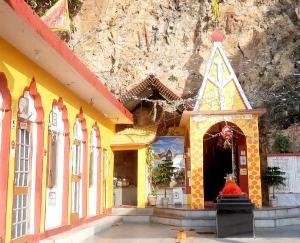 A huge Bhandara will be organized in Shiv Tandav cave Kunihar on 20th January, the first Monday.