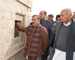 CM reached Bathu Ki Ladi this morning and inspected the ancient temples, saw migratory birds