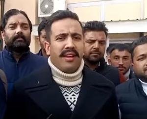 Why did Jairam Thakur not make full payment to the contractors during his tenure: Vikramaditya Singh