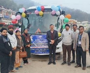 Minister Rajesh Dharmani sent children for exposure visit under Chief Minister Sukhashray Yojana