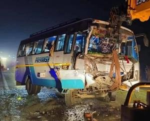 Himachal: Mini bus of devotees going to Mahakumbh collides with Hydra, 25 injured