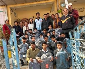 Kunihar:- Distributed school bags to bright and economically weaker children.