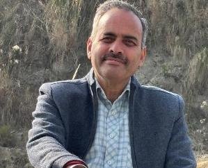 Jaswan Pragpur: BJP Mandal President Vinod Sharma accused the government of discrimination in road approval.