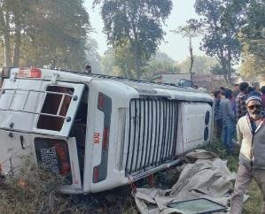 Bus of devotees going from Shimla to Banaras to see Ramlala overturned, 15 people injured