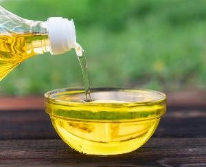 Big Relief for Ration Card Holders: Refined Oil to Be Available at Depots from March