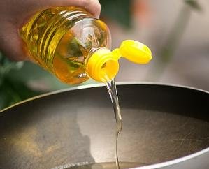Ration card consumers will get refined oil in the depot next month