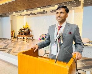 Dr. Mahipal Singh presented research on 