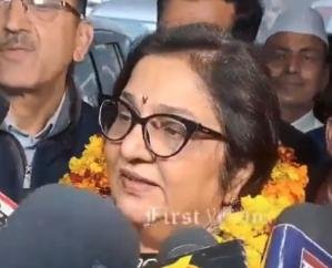 Shimla-Congress- state- in-charge- Rajni- Patil- reached- Congress- office-said- to- form- a- new- executive-soon.