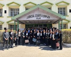  Solan: Law- students- of- Shoolini -University- took- part- in -the -Lok -Adalat -proceedings- in- District- Court Solan