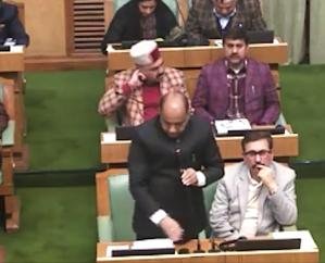  The- issue- of -putting- up -posters -of- Bhindranwale- in -Himachal- buses- echoed- in- the- assembly