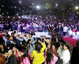  Nishay -Mr.- and Samithi -Manta -won- the -title -of -Miss -Moksha -in- the- annual- cultural -festival- of -Shoolini- University