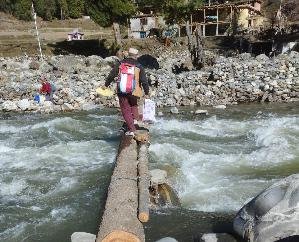 Chamba-: The -dilapidated- culvert -of -Sadhari -village -of- Pangi -has- become- dangerous-, MLA -Dr. -Janak- Raj- surrounded- the- government
