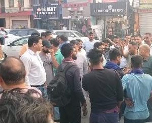 Bilaspur:- Kashmiri -origin- youth -showed -axe -to -policeman- for -registration