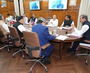 Know -what -major- decisions -were -taken -in- the- cabinet- meeting