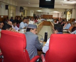 Solan: Health Minister presided over a meeting at the Deputy Commissioner's office regarding preparations for the Shoolini fair