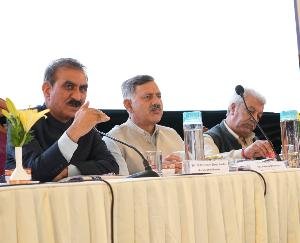 Government will give priority to Corona Warriors in the recruitment of nurses: CM