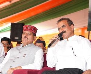 CM interacts with Van Mitra's