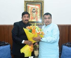 Deputy Chief Minister met Union Minister Nitin Gadkari regarding the development of Himachal