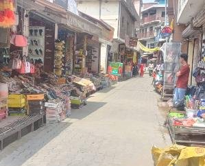 Severe heat wreaks havoc in Kunihar: 38 degree temperature, silence in markets, farmers in distress