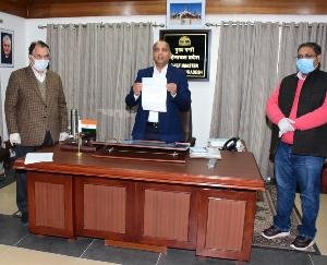 कोरोना से निपटने के लिए किया अशंदान