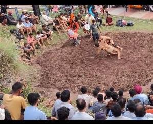 A grand event of 'Wrestler Badshah Dangal' was organized in Nayanagar of Subathu